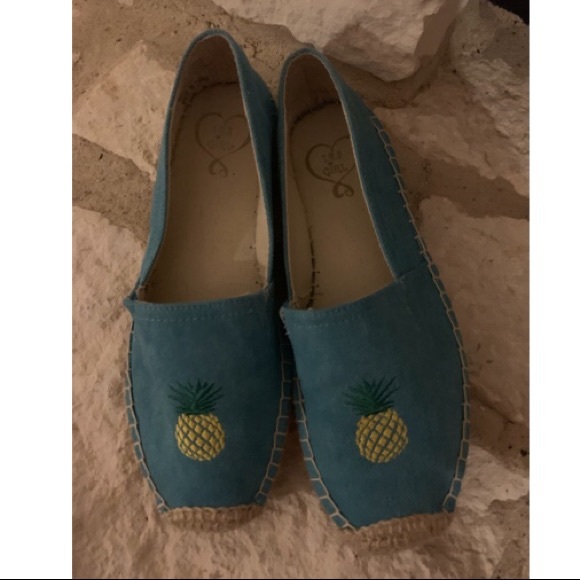 143 Girl - Picture 6 of 7